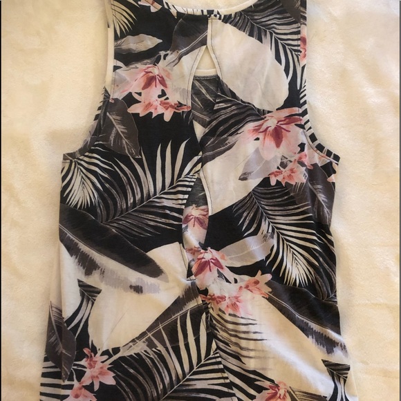 Victoria Secret Black Palm tank, eyelet detailing - Picture 6 of 6